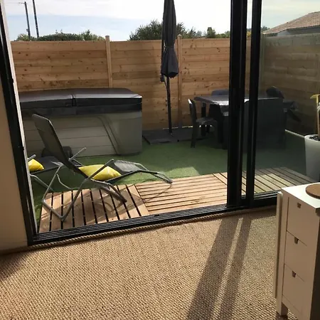 Au 29 Cocon Avec Jacuzzi Privatif Hébergement de vacances Longeves (Charente-Maritime)
